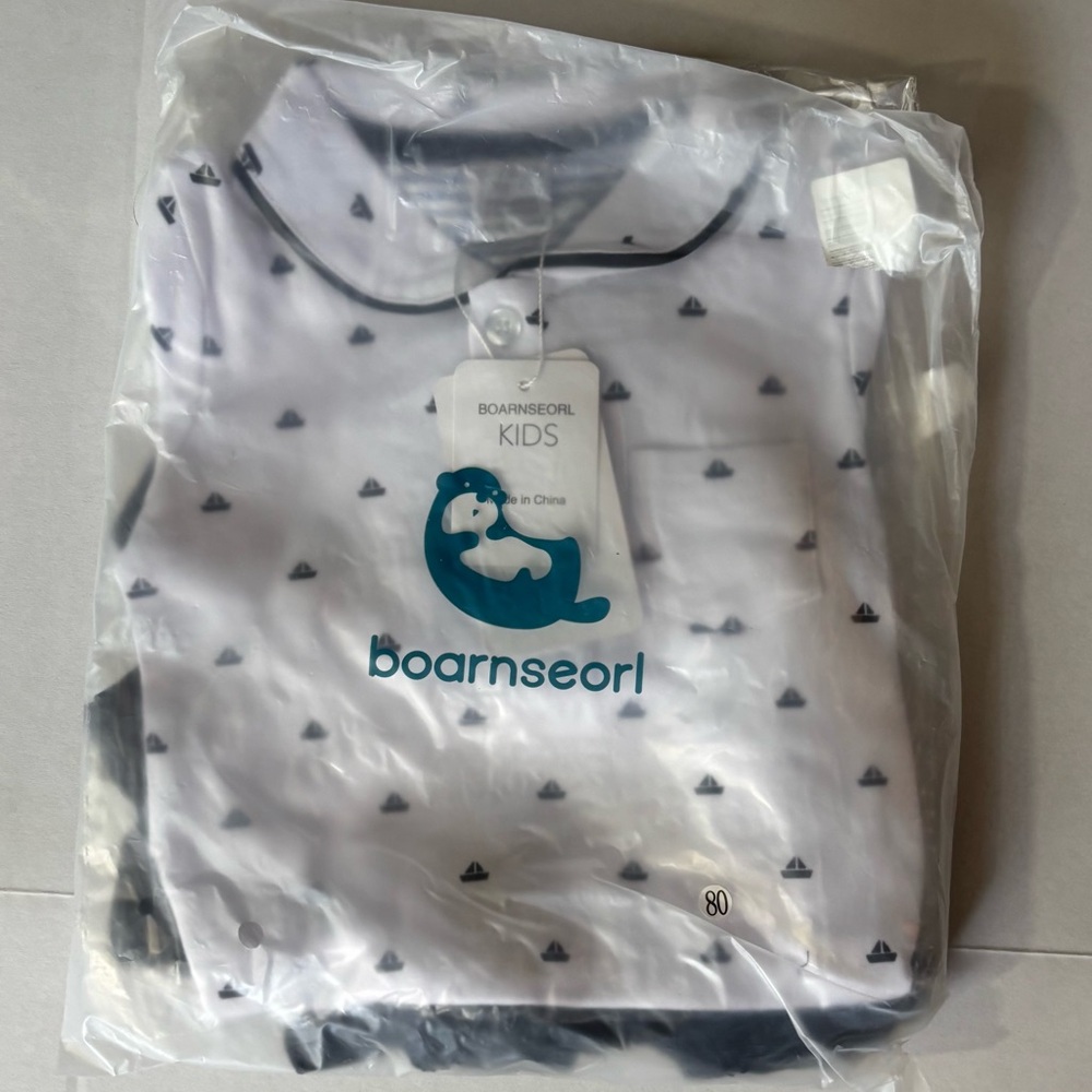 Boardnseorl 12-18 month 80cm. Sailboat navy shorts romper. Bow tie. Cotton/spand